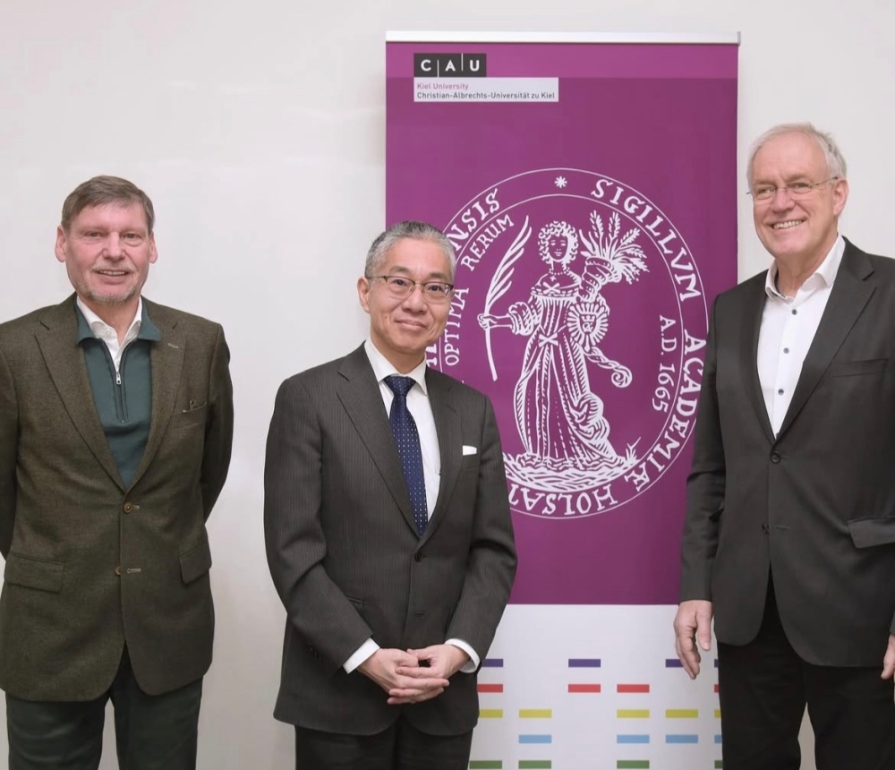 戸田総領事のキール大学訪問